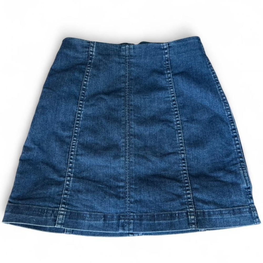 Free People blue denim mini skirt with zipper size 2 stretchy bodycon summer